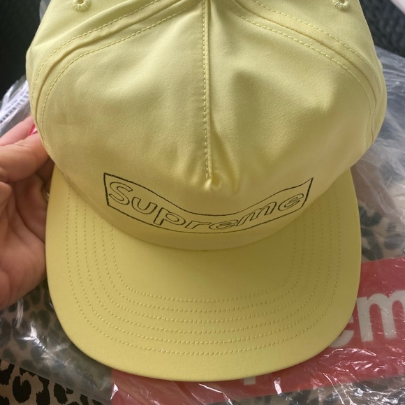 SUPREME KAWS CHALK LOGO 5 PANEL CAP - PALE YELLOW - Picture 6 of 7